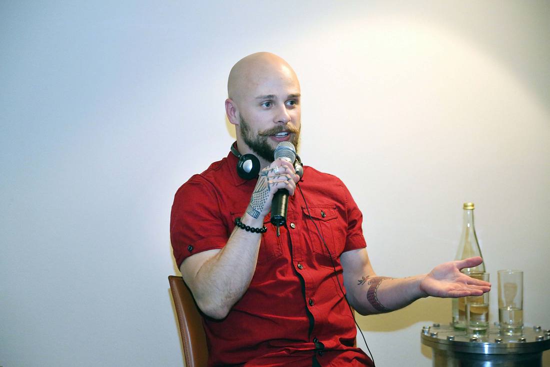 Tod per Knopfdruck: Ex-Drohnenpilot Brandon Bryant über den geheimen
US-Drohnenkrieg Tod per Knopfdruck: Ex-Drohnenpilot Brandon Bryant über den geheimen US-Drohnenkrieg