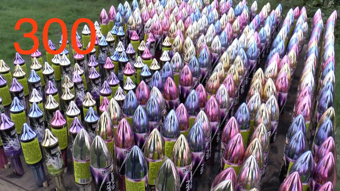 Colin Furze zündet 300 Raketen auf einmal Colin Furze zündet 300 Raketen auf einmal