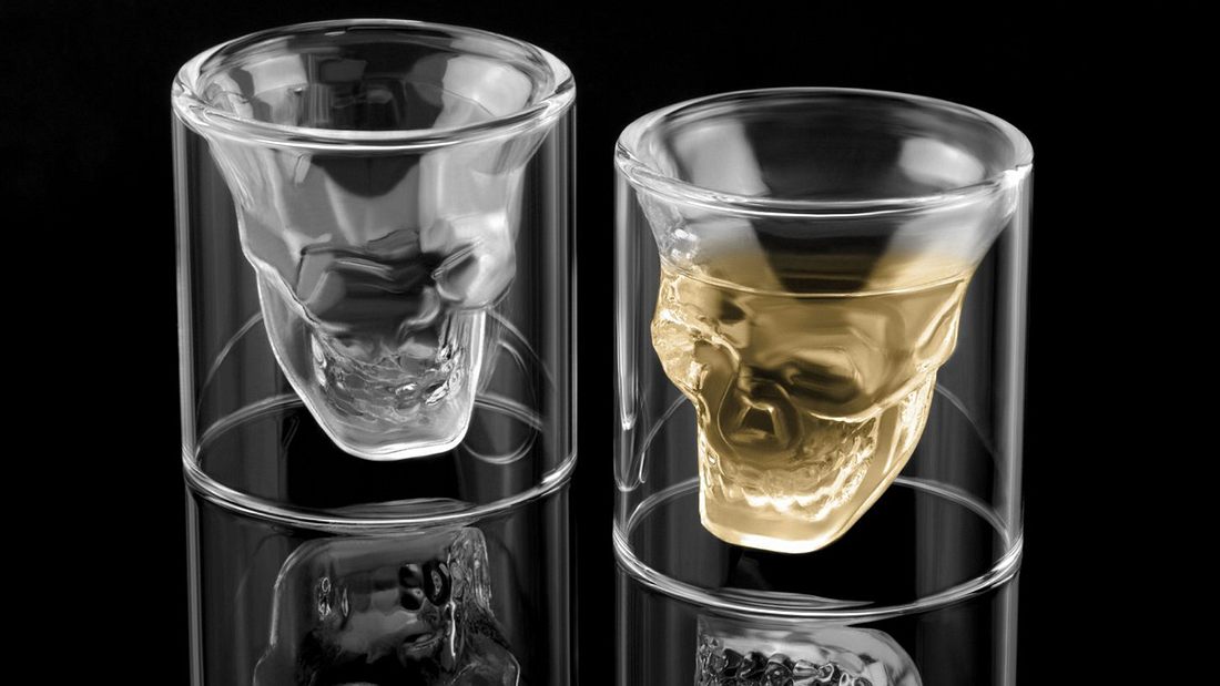Schnapsgläser mit Totenkopf Adventskalender für Männer: Schnapsgläser mit Totenkopf