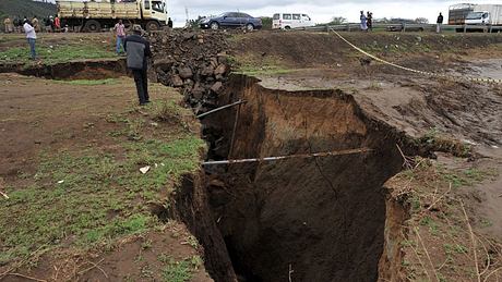 Afrika bricht auseinander – gigantischer Erdriss nicht mehr aufzuhalten - Foto: Getty Images / TONY KARUMBA