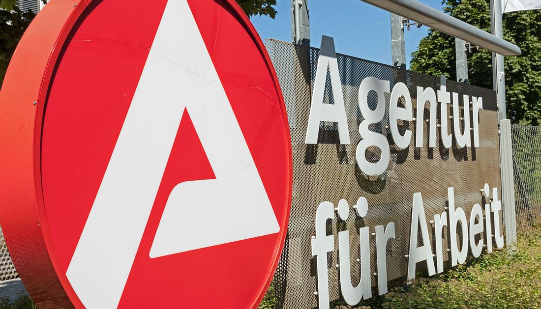 Deutsche Arbeitslosenzahl sinkt auf Rekordtief Deutsche Arbeitslosenzahl sinkt auf Rekordtief