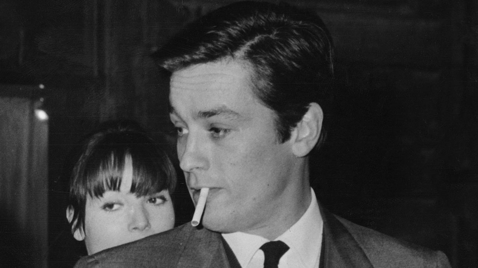 Alain Delon Letzte Ruhe Bei Seinen Tieren Stars