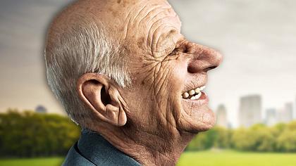 Warum haben alte Menschen großen Ohren und Nasen? - Foto: YouTube/DNews
