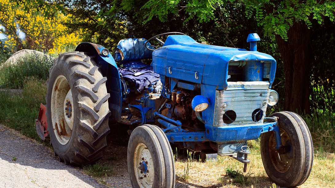 Alter Traktor - Foto: iStock / ultrapro