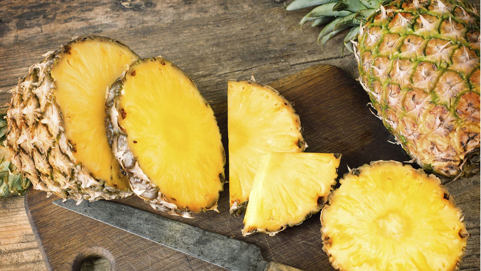 Unglaubliches Video zeigt, wie man Ananas richtig isst | Männersache