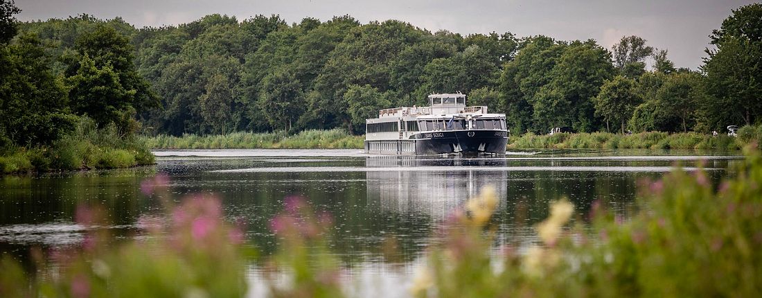 Angeln an der Ems Schiff auf Ems