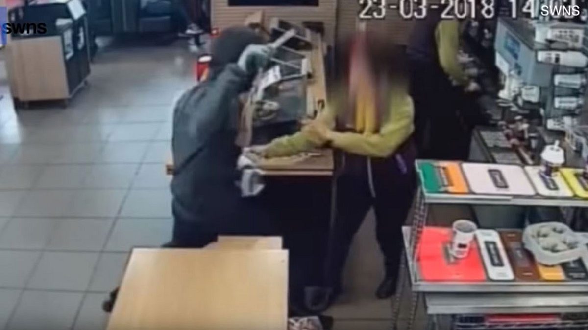 Maskierter Mann raubt McDonald's aus