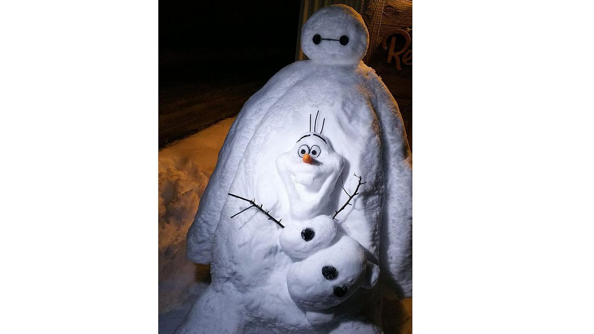 Anime-Schneefiguren erobern die Straßen Tokyos 