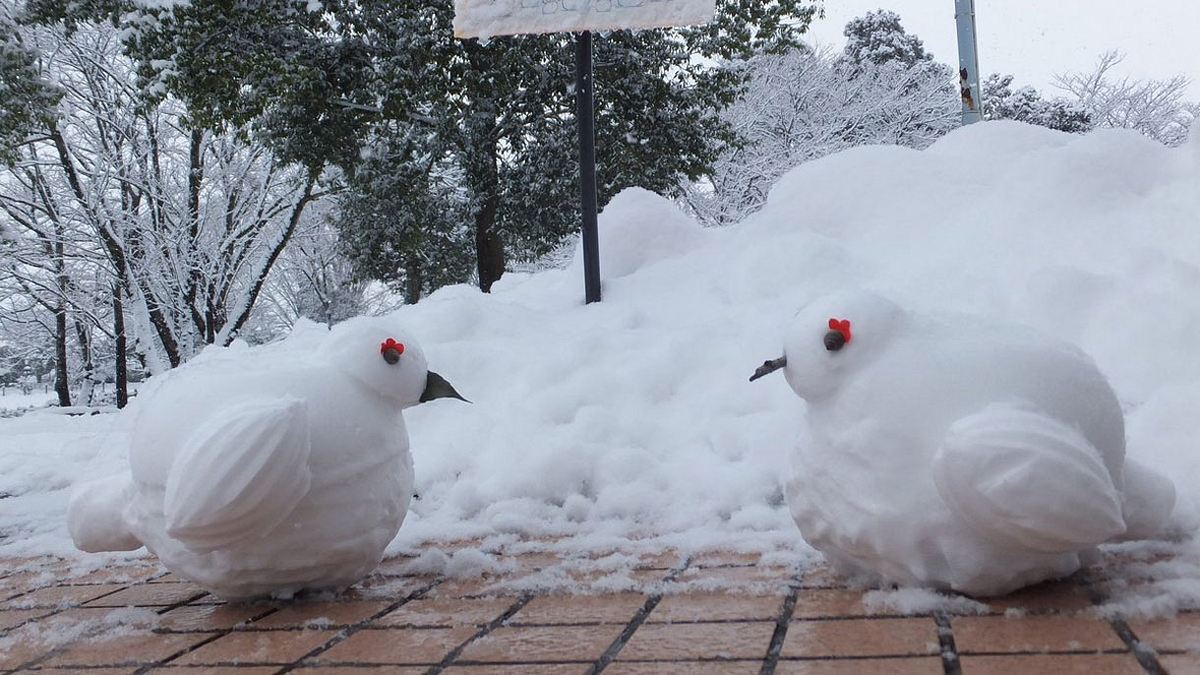 Anime-Schneefiguren erobern die Straßen Tokyos 