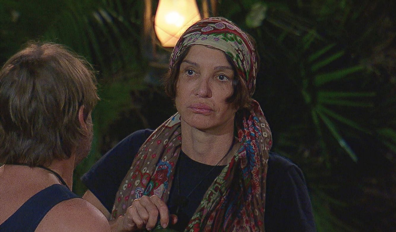 Miese Sche**-Show: Anouschka Renzi eskaliert im Dschungelcamp Anouschka Renzi