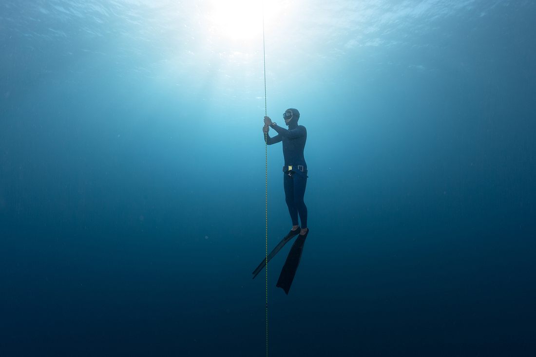 Apnoetauchen: Rekord im Freediving Freitaucher