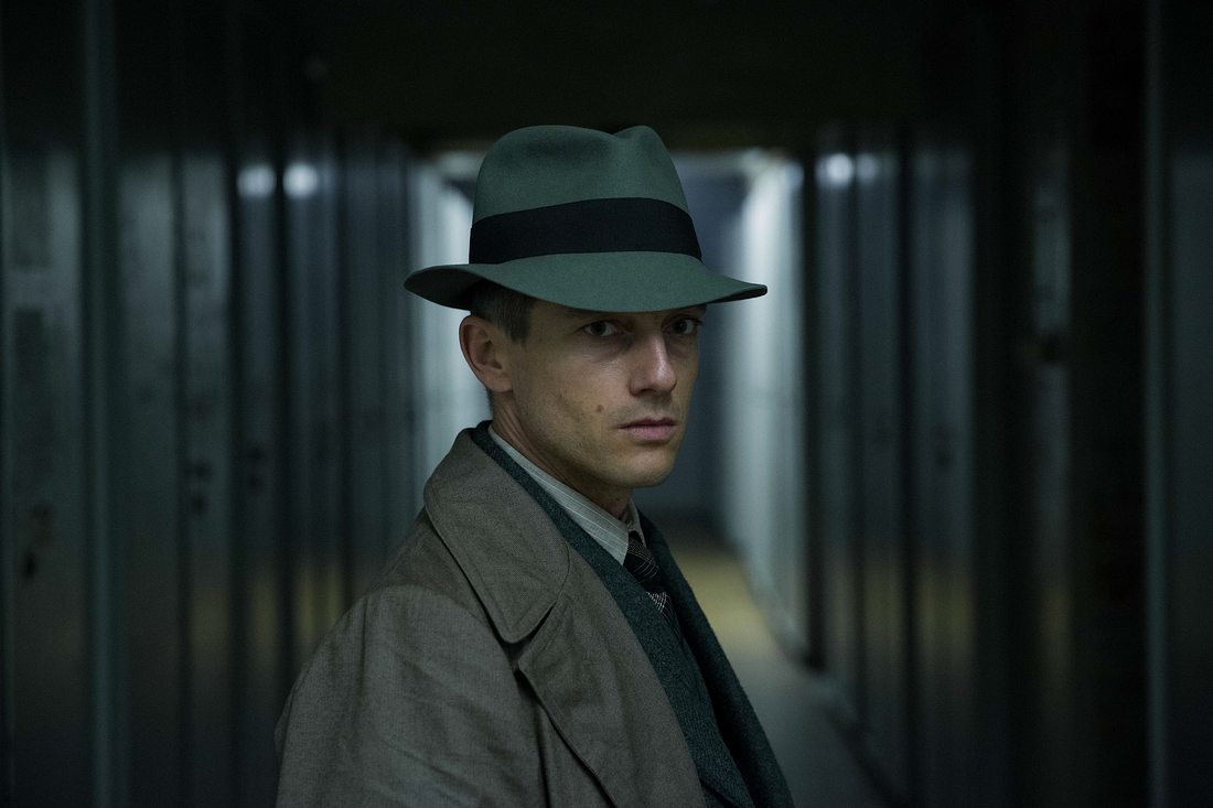 Gereon Rath (Volker Bruch) in Babylon Berlin. Gereon Rath (Volker Bruch) in Babylon Berlin.