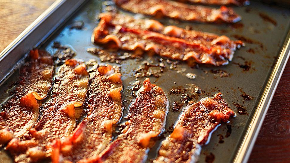 Bacon im Backofen - Foto: iStock / rez-art