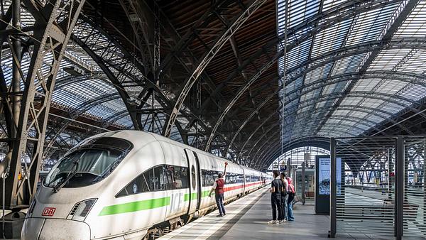 Bahnhof in Leipzig - Foto: IMAGO / Arnulf Hettrich