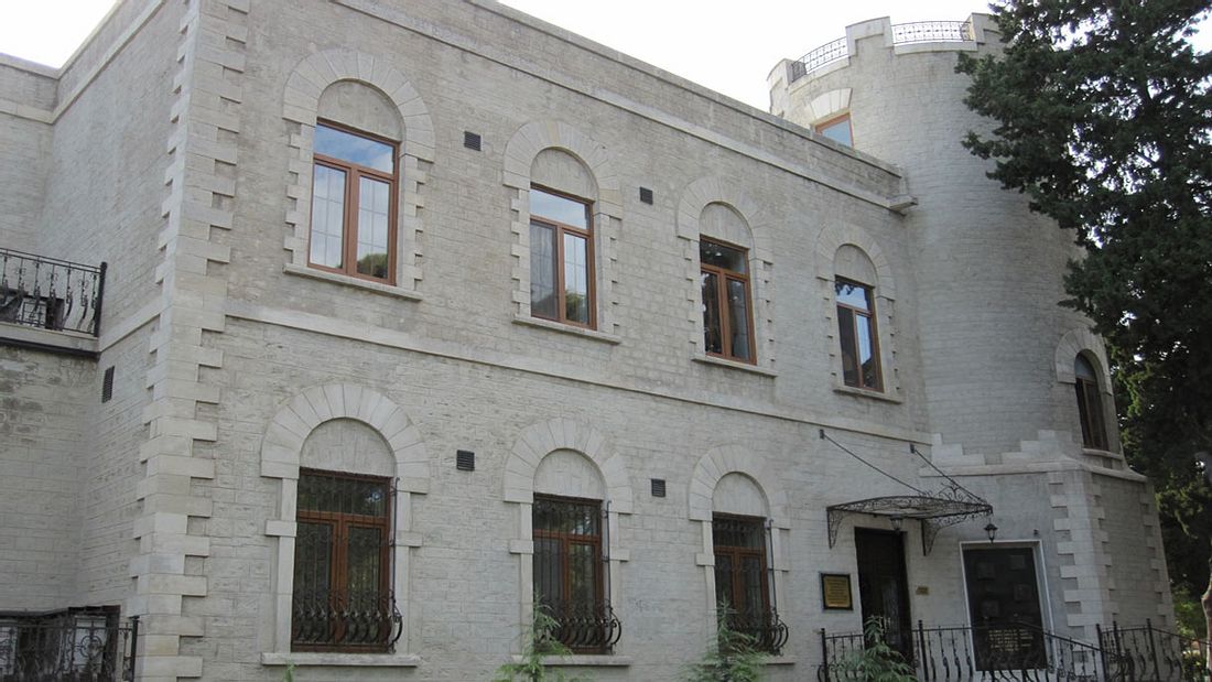 Petrolea: Ehemalige Villa der Gebrüder Nobel. Villa Petrolea in Baku