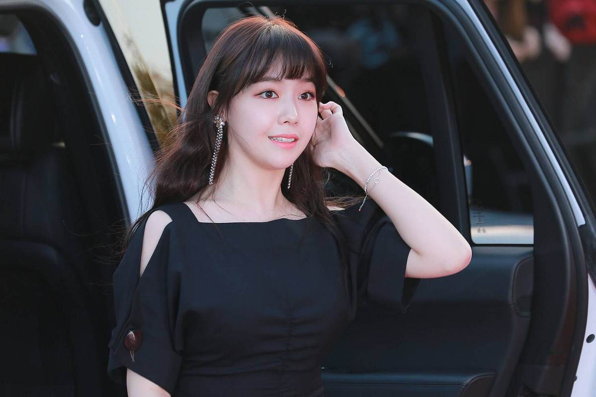 Bang Min-ah 