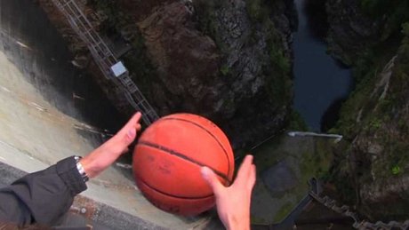 126 Meter! Dieser Basketballwurf beweist etwas Verblüffendes - Foto: Screenshot YouTube/ Veritasium