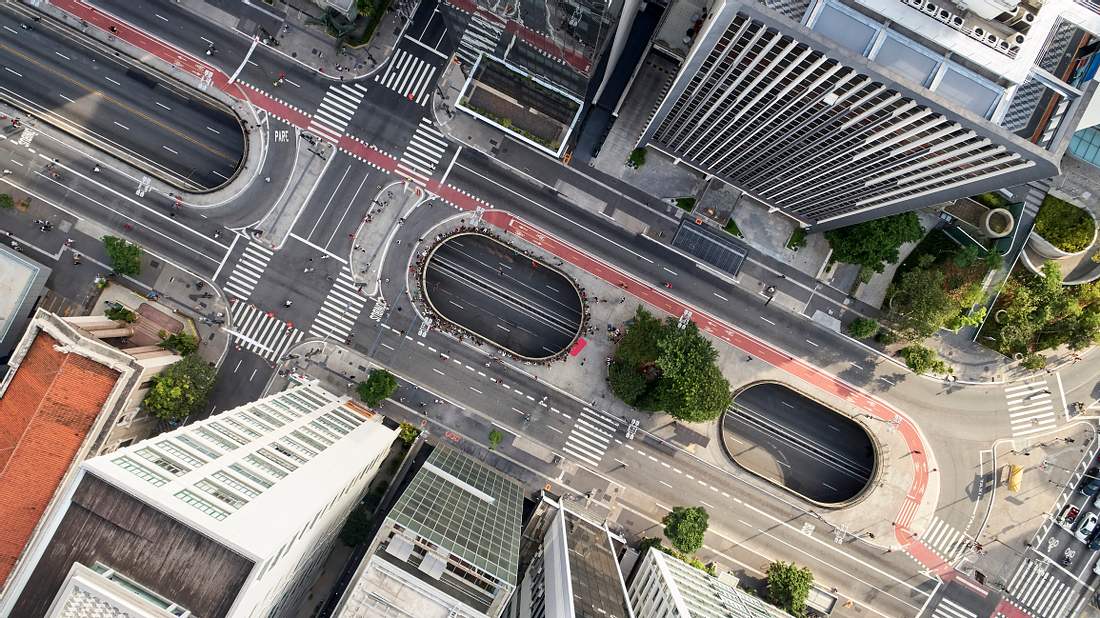 Beeindruckend: Drohnenaufnahmen zeigen menschenleere Metropolen Drohnenaufnahme einer menschenleere Metropole