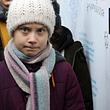 Greta Thunberg mit skeptischem Blick - Foto: Getty Images / FRANCOIS WALSCHAERTS / Kontributor