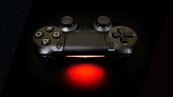 PlayStation-Controller - Foto: iStock / Oatharts ; Collage von Männersache