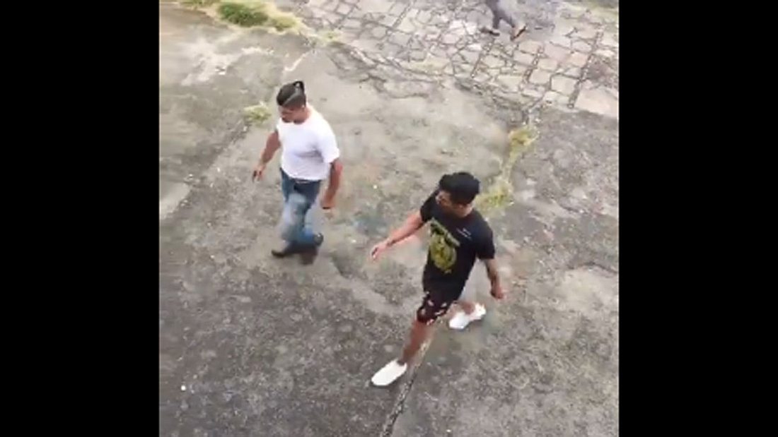 Brasilien: Kampfsport-Trainer verprügelt Ex-Schüler. Brasilien: Kampfsport-Trainer verprügelt Ex-Schüler.