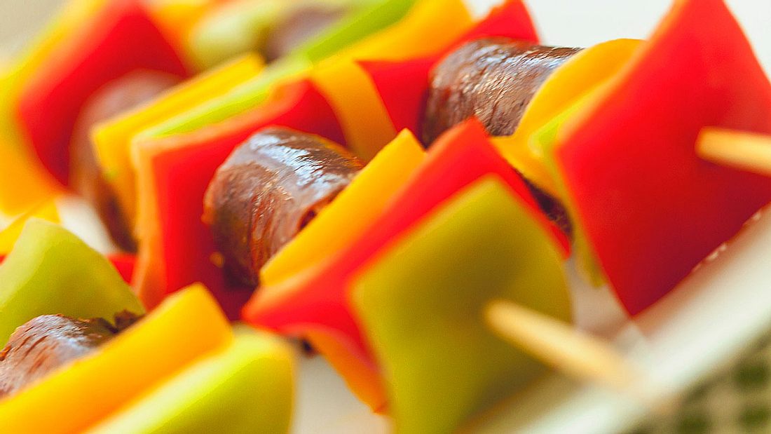 Bratwurst-Paprika-Grillspieße Bratwurst-Paprika-Grillspieße