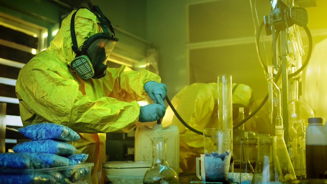 Breaking Bad mitten in Deutschland: Geheimnisvolle Männer entsorgen Mega-Drogenlabor Männer im Drogenlabor
