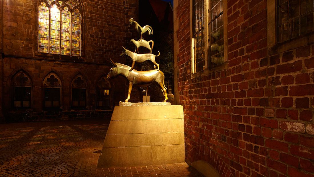 Die Bremer Stadtmusikanten am Rathaus. Bremen Stadtmusikanten