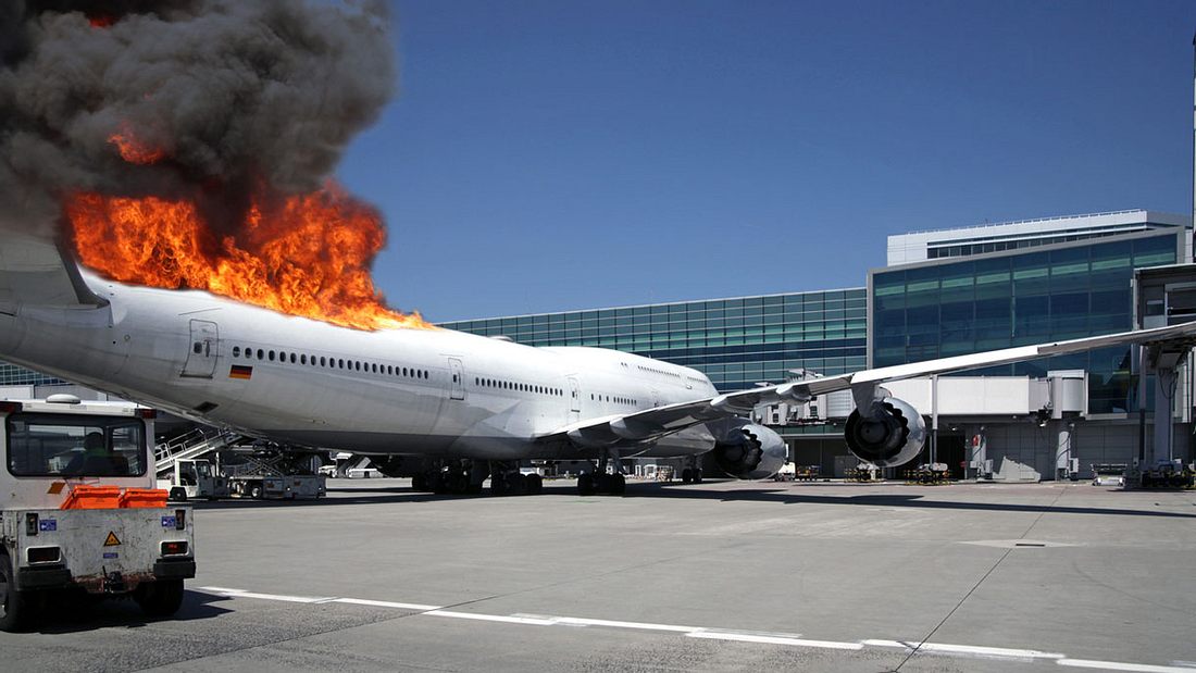 Todesfalle brennendes Flugzeug Todesfalle brennendes Flugzeug