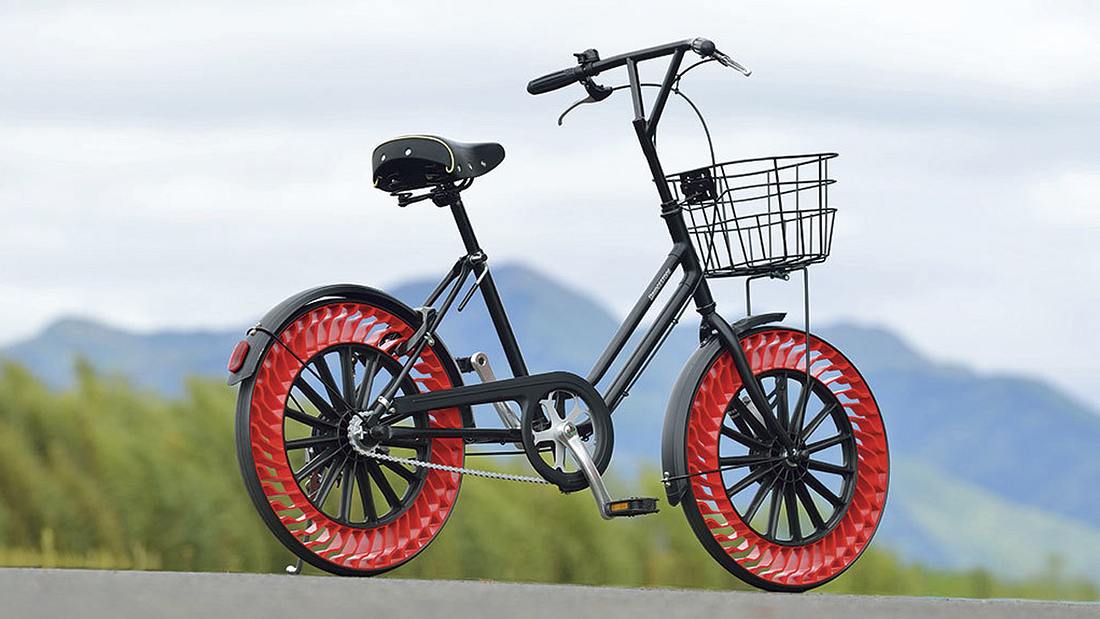 Ein Fahrrad mit luftlosen Reifen