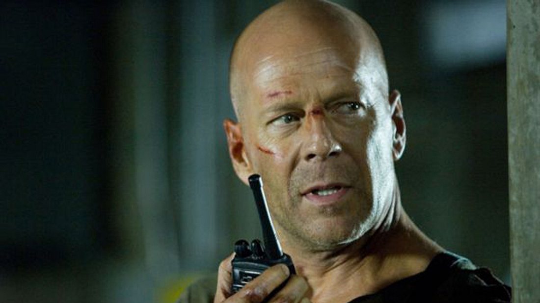 Bruce Willis, Vin Diesel, Jason Statham und The Rock - Männer mit Glatze wirken erfolgreich und potent Bruce Willis, Vin Diesel, Jason Statham und The Rock - Männer mit Glatze wirken erfolgreich und potent