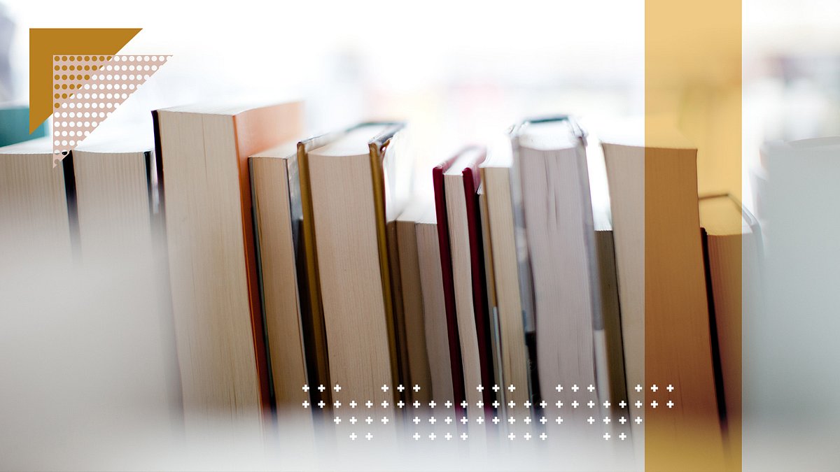 Bücher im Regal 