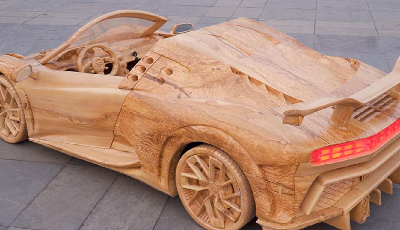 Bugatti aus Holz