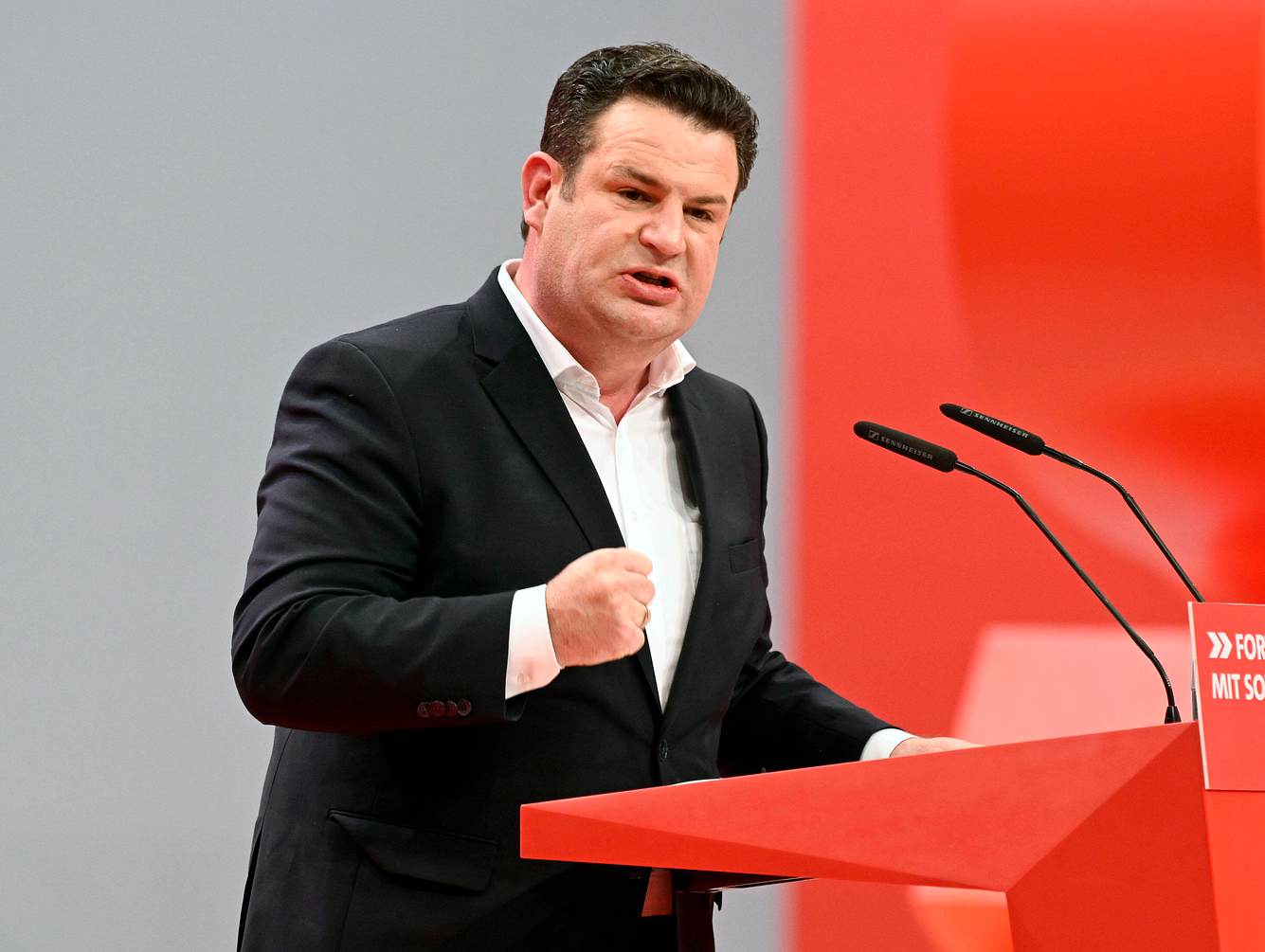 Hubertus Heil, Bundesarbeitsminister (SPD), am Rednerpult 