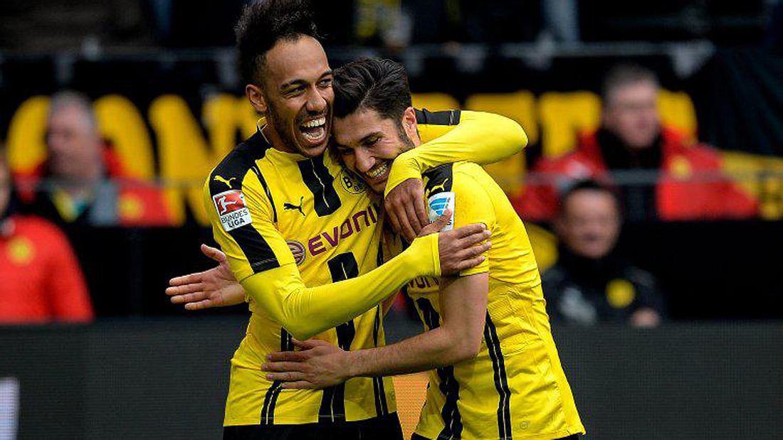 Borussia Dortmund-Fans müssen sich bei erfolgreicher Qualifikation für die Königsklasse wohl zukünftig ein Champions League-Abo besorgen Borussia Dortmund-Fans müssen sich bei erfolgreicher Qualifikation für die Königsklasse wohl zukünftig ein Champions League-Abo besorgen