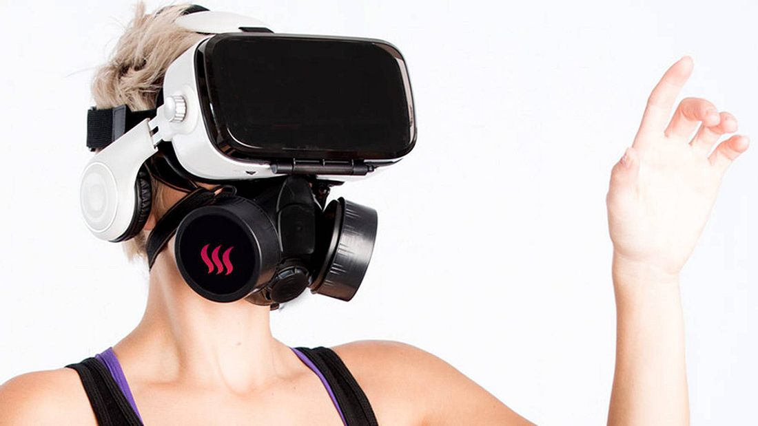 OhRoma: Das Erotik-Unternehmen CamSoda hat eine VR-Brille für Virtual-Reality-Pornos mit Geruch entwickelt CamSoda bietet mit seiner VR-Brille OhRoma Virtual-Reality-Pornos mit Geruch