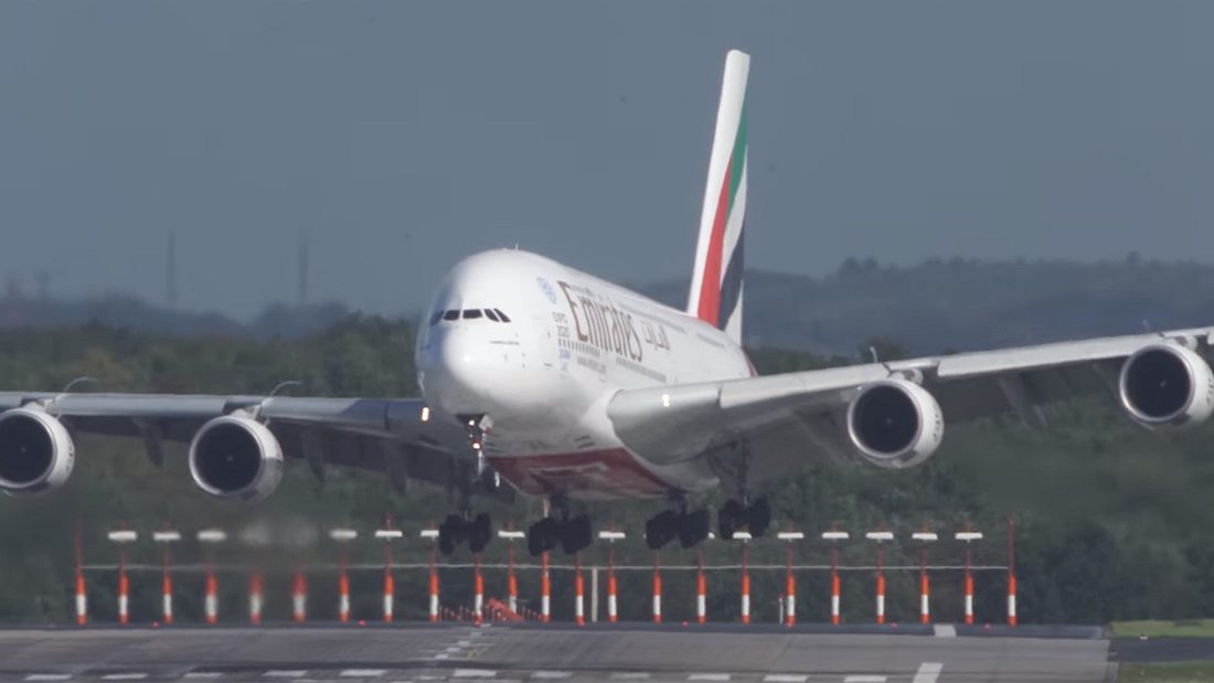 A380 landet beim Sturm Xavier