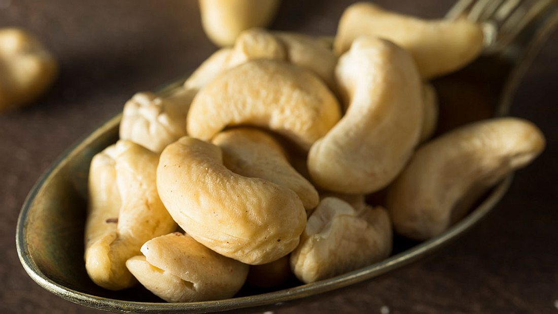 Nüsse sind okay, in Maßen und ungesalzen. Cashews