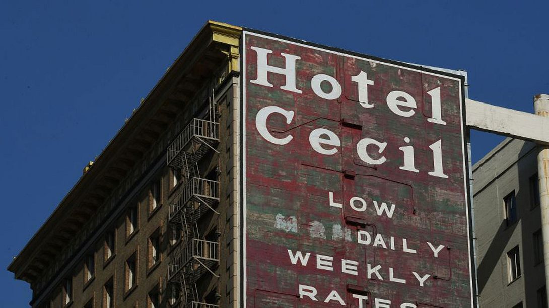 Das Cecil Hotel in Los Angeles. - Foto: Getty Images/MARK RALSTON 