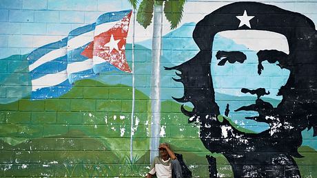 Che Guevara - Foto: Getty images / YAMIL LAGE