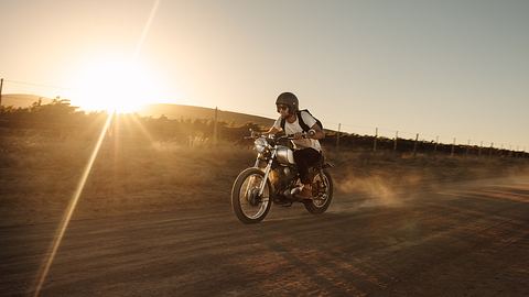 Der Chopper-Helm – die besten Modelle für einen coolen Kopfschutz - Foto: iStock / jacoblund