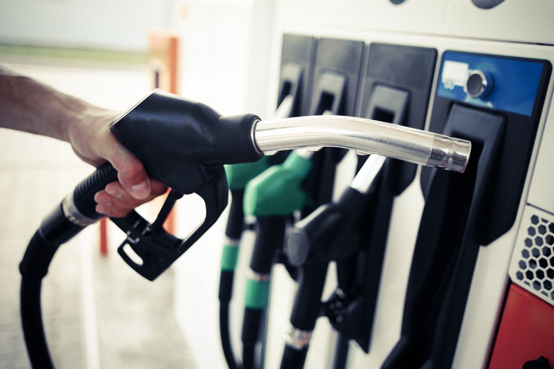 CO2-Preis: Politiker beschließen Benzinkosten-Hammer Zapfsäule an einer Tankstelle