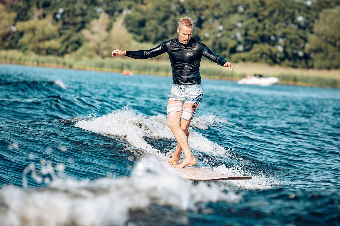 Wakesurfer
