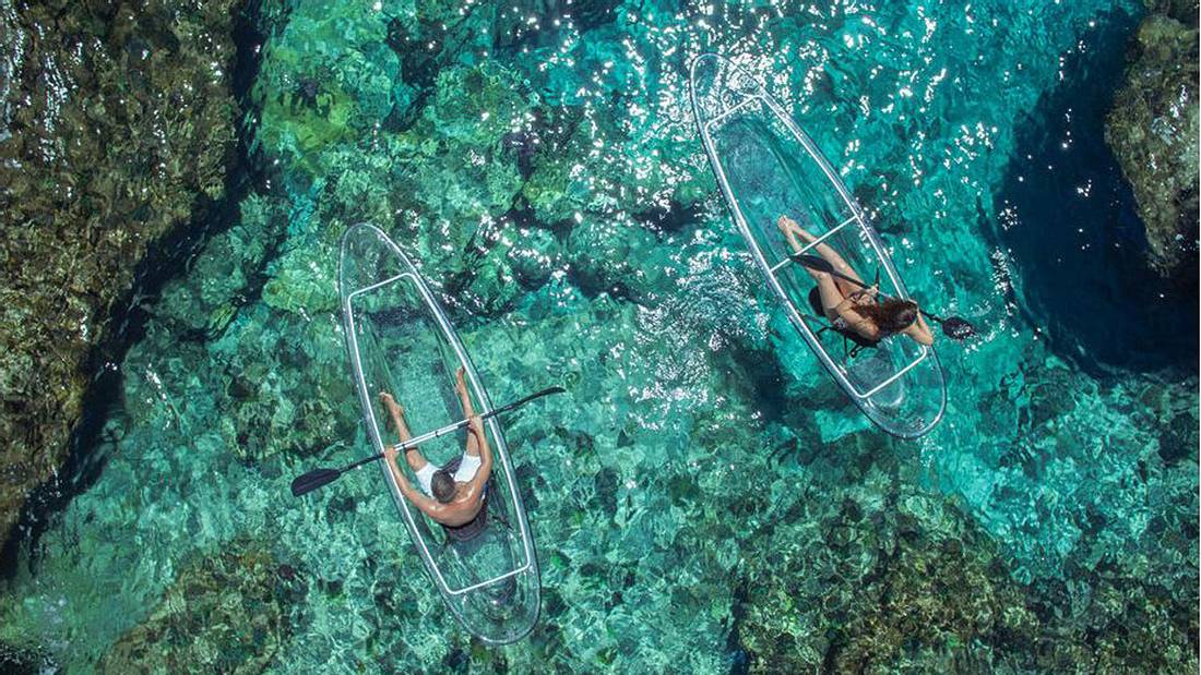 Crystal Kayaks: Aus transparenten Kanus übers Korallenriff