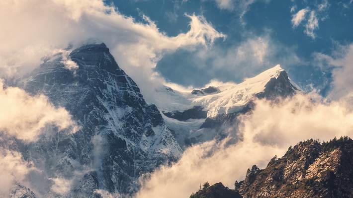 Das Himalaya-Gebirge in Nepal - Foto: iStock / den-belitsky