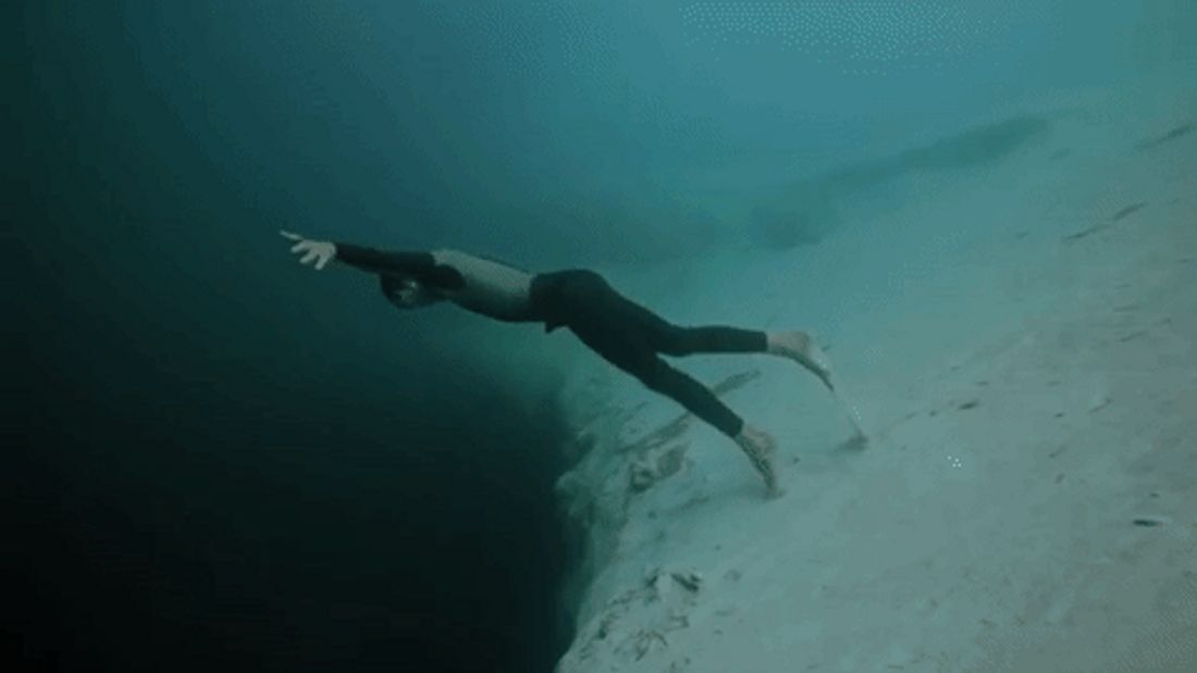Das Dean's Blue Hole auf den Bahamas