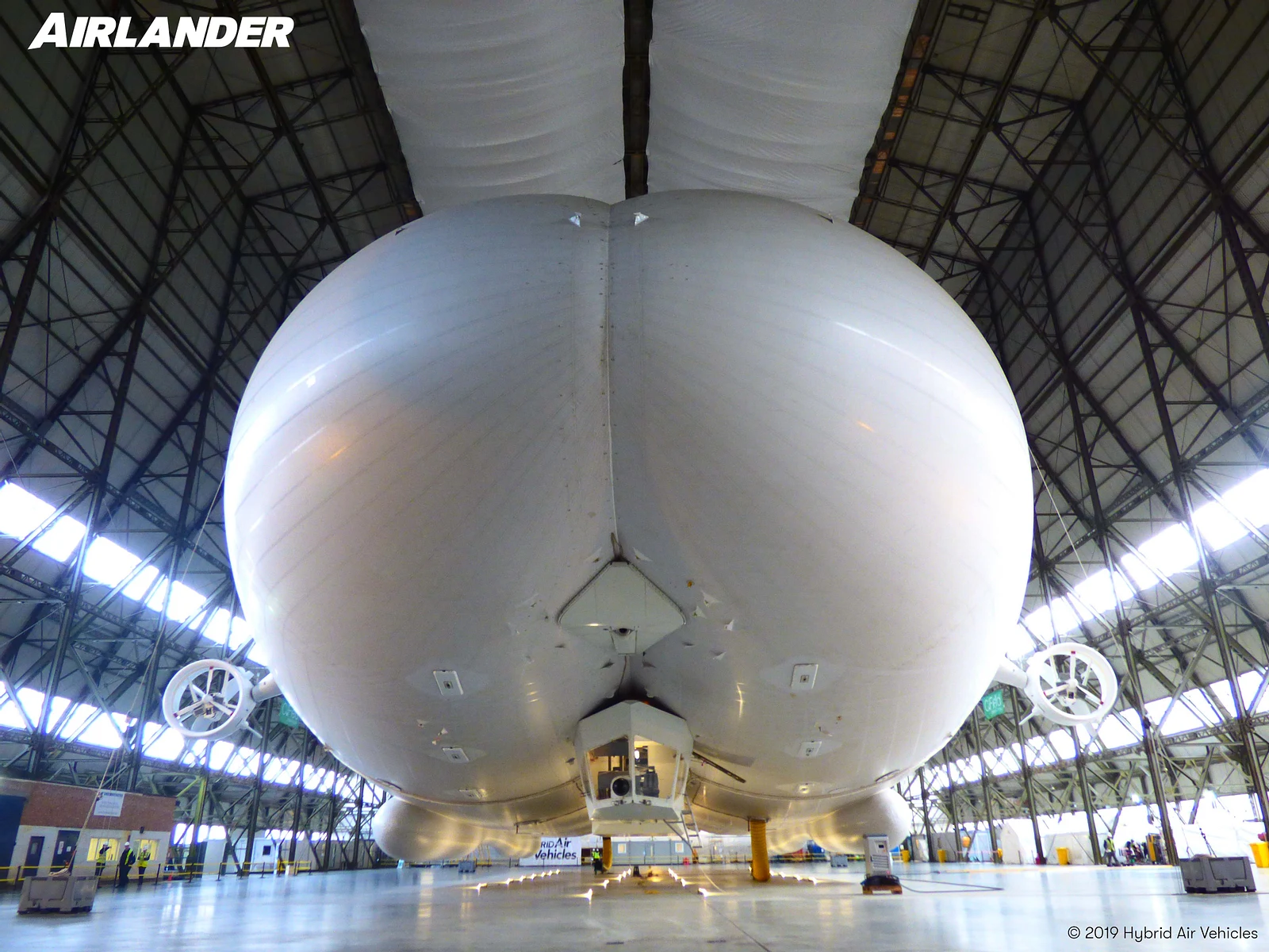 Nach drei Jahren Zwangspause: Größtes Flugzeug der Welt landet