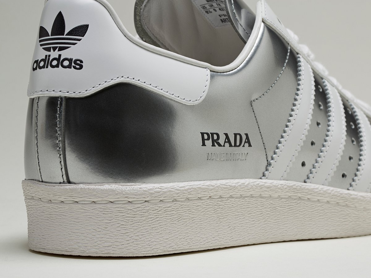 Der Prada Superstar in Chromsilber mit Weiß von adidas