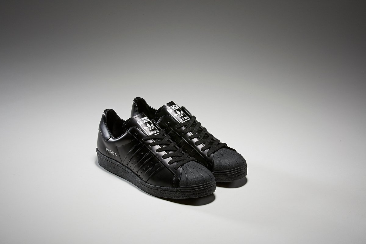 Der Prada Superstar in Monochrom Schwarz von adidas