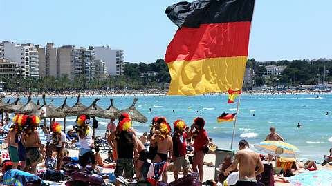 Tourismus-Studie: Deutsche schämen sich im Urlaub für ihre Landsleute - Foto: iStock/fotojog